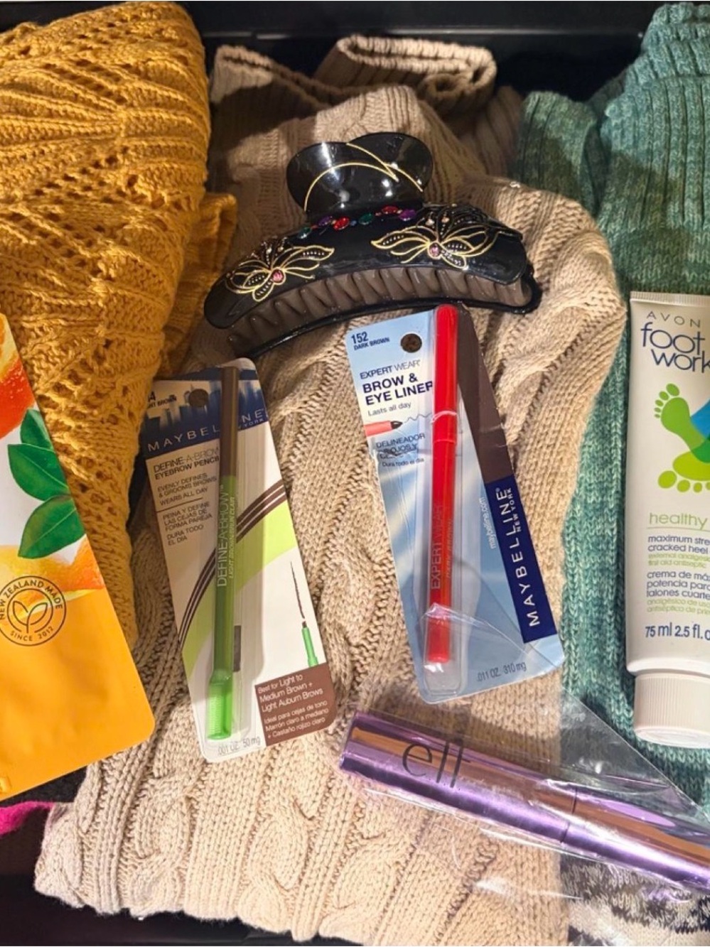 Ultimate Boutique Luxury Sweater & Beauty Bundle & Free Beauty Gift Bag $60